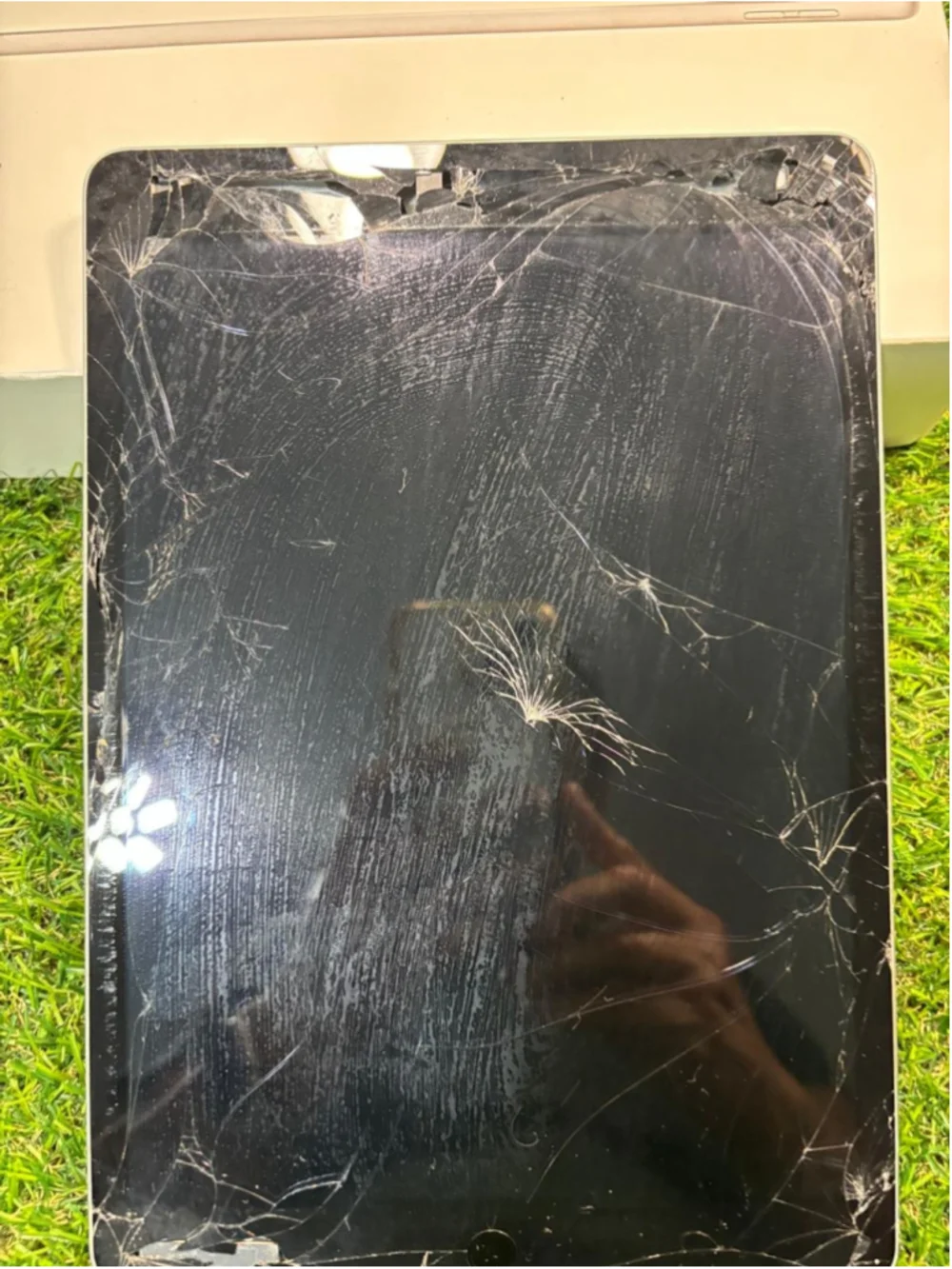 Apple iPad Tablet One Size Black White Damaged #1036